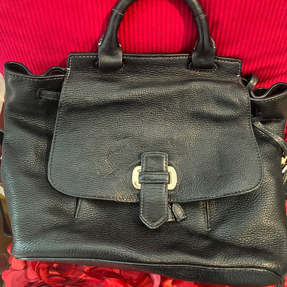 Elegant Black Leather Handbag
